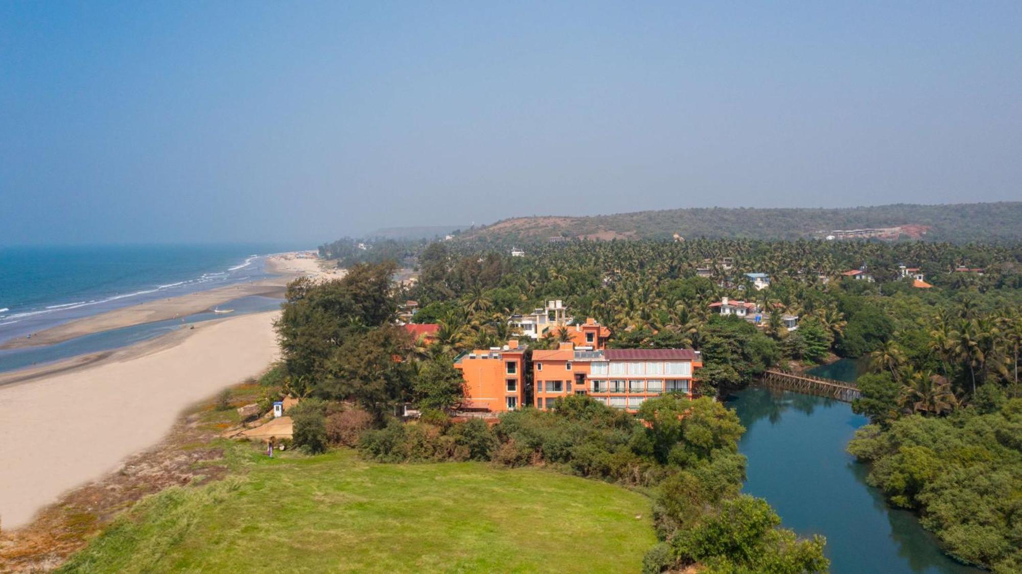 Mandrem Beach Resort, A Member Of Radisson Individuals Retreat Kültér fotó