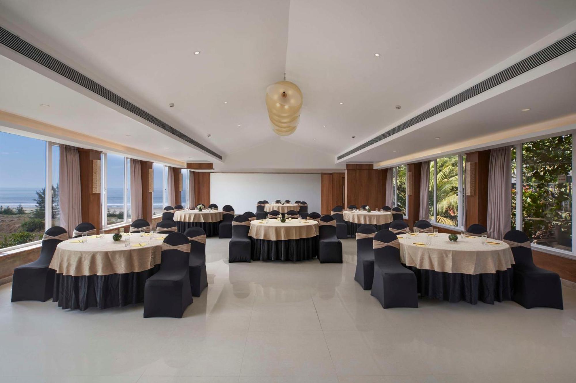 Mandrem Beach Resort, A Member Of Radisson Individuals Retreat Kültér fotó
